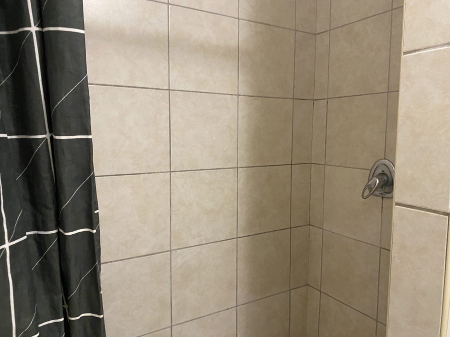 To Let 1 Bedroom Property for Rent in Zonnebloem Western Cape